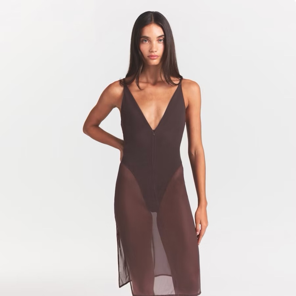 SKIMS Body Mesh Plunge Midi Dress - Picture 4 of 6